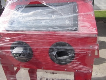 เข้ามาแล้วครับ - ตู้พ่นทราย (ของใหม่) ขนาดใหญ๋ แบบมีถังเก็บ นำเข้าจากนอก CATZ: RA-20 เหมาะกับงานลอกสี ลอกสนิม สนใจติดต่อด่วนครับ