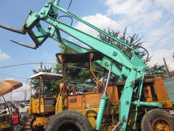 ขาย- รถอเนกประสงค์ ล้อยาง ดัดแปลงได้ ทั้ง เป็นรถตัก รถยก รถคีบไม้-คีบอ้อย KOMATSU: SD 20 เครื่องดีเซล มือสองเก่าญี่ปุ่นแท้ พร้อมใช้งาน