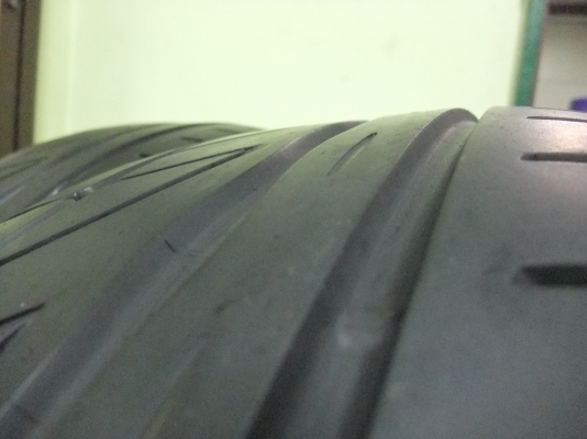 ยาง bridgestone 205/55/16 ปี11 สภาพสวยๆ