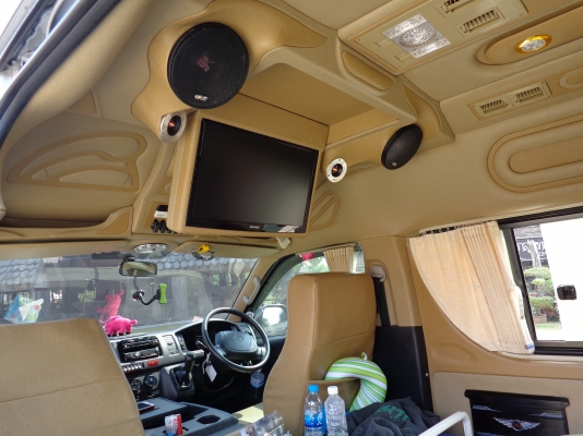 รถตู้ คอมมัสเร็วปี 2011