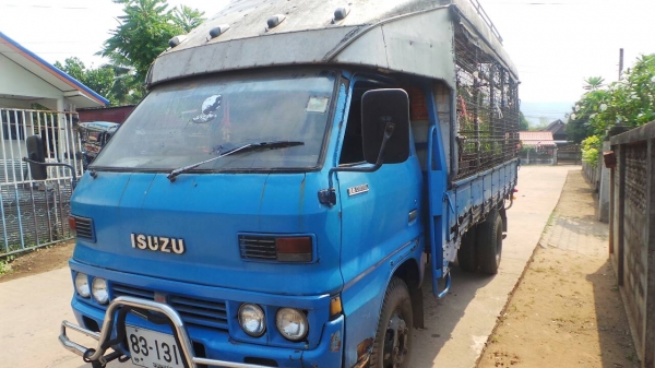 ขาย 6 ล้อ ISUZU 85 แรงม้าสภาพพร้อมใช้ เครื่องดี คัสซีสวย ยางเต็ม ทะเบียนชุดโอนครบทุกอย่างพร้อมโอน