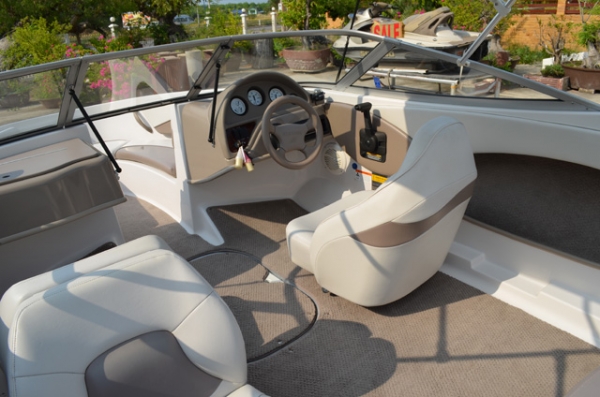Four Winns (Freedom 170) 17.6 feet w/Yamaha 115hp outboard