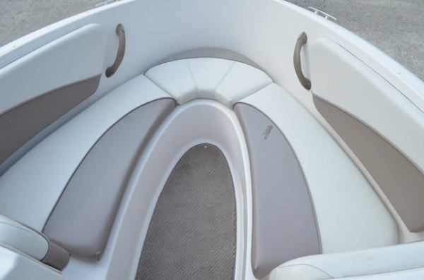 Four Winns (Freedom 170) 17.6 feet w/Yamaha 115hp outboard