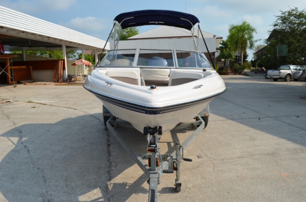 Four Winns (Freedom 170) 17.6 feet w/Yamaha 115hp outboard