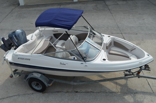 Four Winns (Freedom 170) 17.6 feet w/Yamaha 115hp outboard