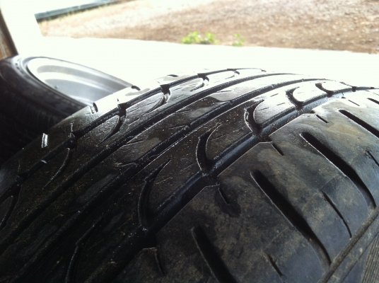 ล้อแม็ก 5/114 หยดน้ำ ขอบ 15" กว้าง 8.5 พร้อมยางแก้มเตี้ย ปลิ้นๆ