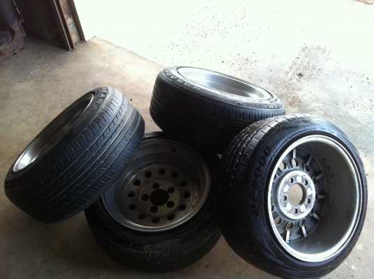 ล้อแม็ก 5/114 หยดน้ำ ขอบ 15" กว้าง 8.5 พร้อมยางแก้มเตี้ย ปลิ้นๆ