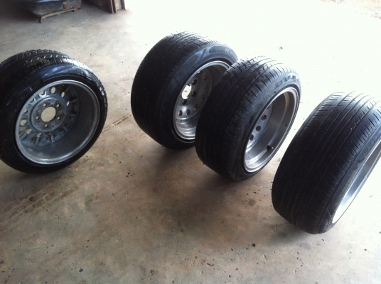 ล้อแม็ก 5/114 หยดน้ำ ขอบ 15" กว้าง 8.5 พร้อมยางแก้มเตี้ย ปลิ้นๆ