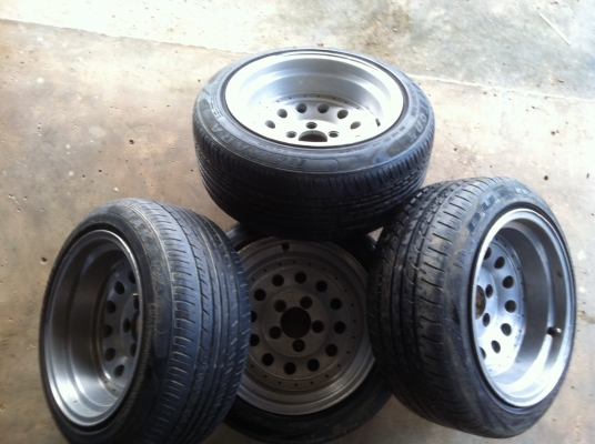 ล้อแม็ก 5/114 หยดน้ำ ขอบ 15" กว้าง 8.5 พร้อมยางแก้มเตี้ย ปลิ้นๆ