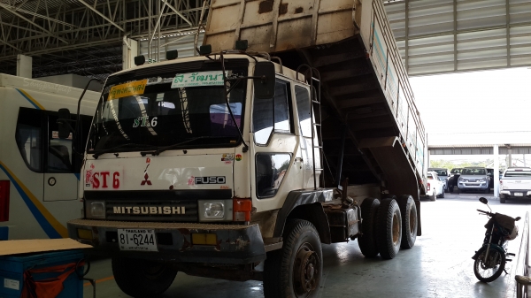 ขายด่วนไอ้หลงเบรคใหญ่195แรงสองเพลาดั้มสภาพพร้ทมใช้โทร0843923995