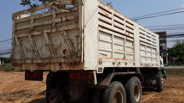 ขายด่วนไอ้หลงเบรคใหญ่260แรงสองเพลาดั้มมีระบบลำโพงลากลูกสภาพพร้ทมใช้โทร0843923995