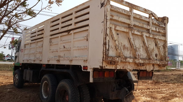 ขายด่วนไอ้หลงเบรคใหญ่260แรงสองเพลาดั้มมีระบบลำโพงลากลูกสภาพพร้ทมใช้โทร0843923995