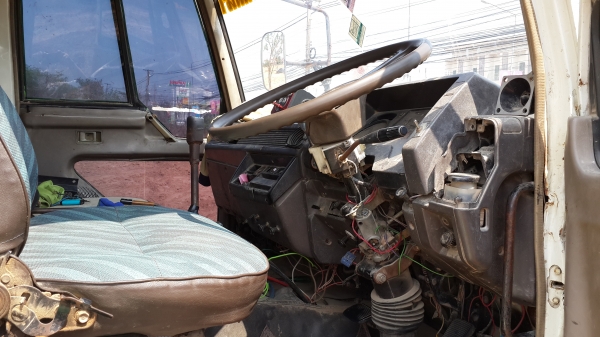 ขายด่วนไอ้หลงเบรคใหญ่260แรงสองเพลาดั้มมีระบบลำโพงลากลูกสภาพพร้ทมใช้โทร0843923995