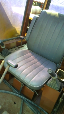 รถแบคโฮ CAT E200 B เครื่อง อีซูสุ หก บีดี ๑ เทอร์โบ ไม่มีทะเบียน ชอบราคาเท่าไร ต่อรองกันได้ครับ