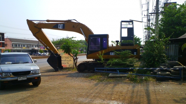 รถแบคโฮ CAT E200 B เครื่อง อีซูสุ หก บีดี ๑ เทอร์โบ ไม่มีทะเบียน ชอบราคาเท่าไร ต่อรองกันได้ครับ