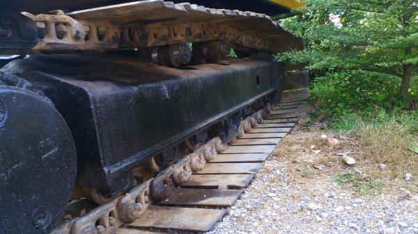 รถแบคโฮ CAT E200 B เครื่อง อีซูสุ หก บีดี ๑ เทอร์โบ ไม่มีทะเบียน ชอบราคาเท่าไร ต่อรองกันได้ครับ