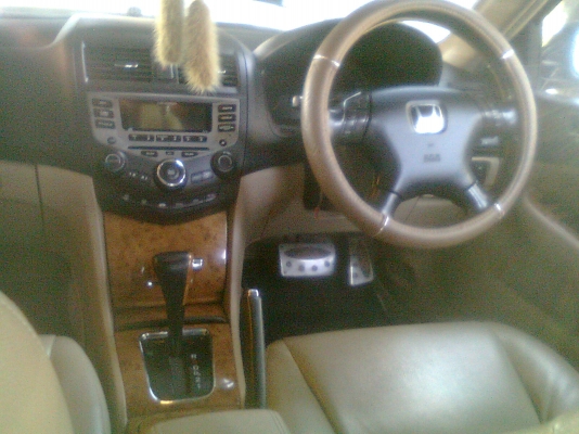 HONDA ACCORD 3.0 V-TEC ปี 2003  รถบ้าน ชื่อเจ้าของ สวย ขายไม่แพง ติดต่อ 081-427-3941