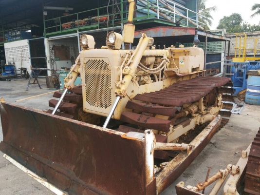 ขายรถแทรกเตอร์D4สภาพดีพร้อมใช้งาน