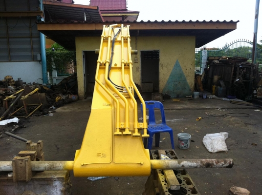 ชุดบูมและอาร์ม KOMATSU PC200-7และ8 ชุดบูมและอาร์ม KOMATSU PC200-7และ8