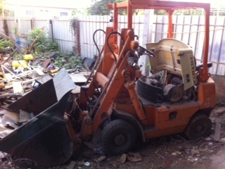 ขายถูกรถตักเล็ก 1 คิว