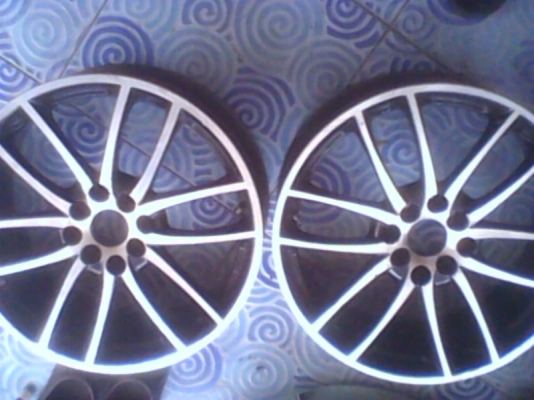 ขายล้อ 17X7.5 ขนาด 4 รุ 100 และ 4 รู 114 มี 4 วง