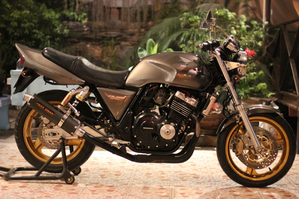 ขาย CB 400 ปี98 ทะเบียน(โอนนอก)พร้อมชุดโอน