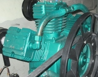 ขายหัวปั๊มลม Fusheng 10hp. 3สูบ ฟิตให้เสร็จเรียบร้อย พร้อมใช้งาน 100\% พิเศษทำสีให้เรียบร้อย