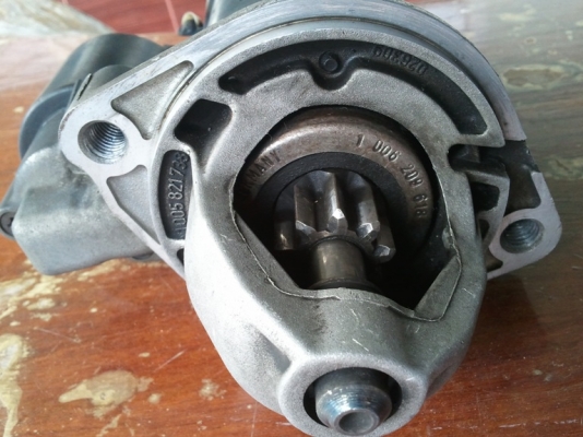 ขายไดชาร์ต 90 แอมป์ และ ไดสตาร์ท Benz C 220 รุ่นแรก ของเดิมติดเครื่อง ขายไดชาร์ต 90 แอมป์ และ ไดสตาร์ท Benz C 220 รุ่นแรก ของเดิมติดเครื่อง