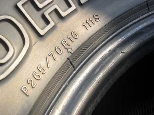 ยาง YOKOHAMA 265/70R16ปี4409 สวยๆ 4 เส้น ราคา 3800 บาท ยาง YOKOHAMA 265/70R16ปี4409 สวยๆ 4 เส้น ราคา 3800 บาท