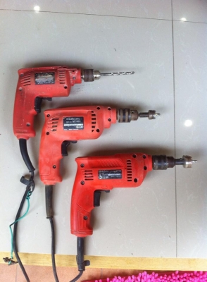 สว่านไฟฟ้า Maktec 3ตัว สภาพใหม่มาก ราคาถูกๆครับ สว่านไฟฟ้า Maktec 3ตัว สภาพใหม่มาก ราคาถูกๆครับ