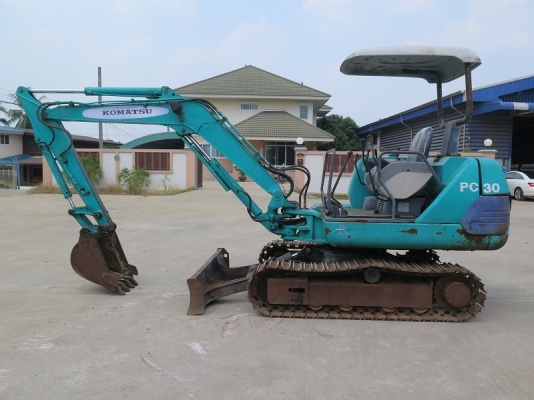 รถขุด KOMATSU PC30-7 นำเข้า มือสองจากญี่ปุ่นแท้ๆ