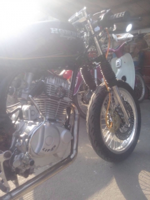 ขาย HONDA JX แต่งทรงคาเฟ่ สตาร์ทมือ เลี่ยมๆ ทะเบียนพร้อมโอน ขาย HONDA JX แต่งทรงคาเฟ่ สตาร์ทมือ เลี่ยมๆ ทะเบียนพร้อมโอน