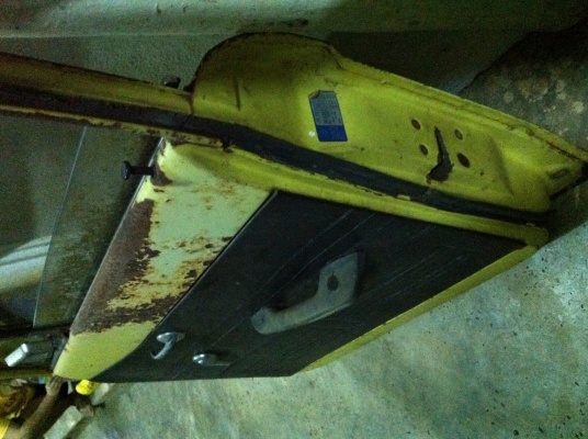 ประตู faster (KB20) ครบคู่ สีแห้งเดิมโรงงาน โลโก้ครบ อุปกรณ์เดิมครบๆ