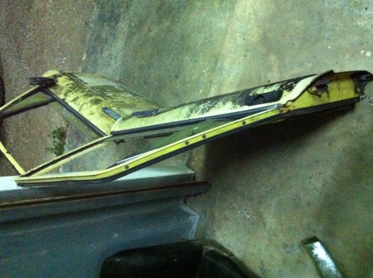 ประตู faster (KB20) ครบคู่ สีแห้งเดิมโรงงาน โลโก้ครบ อุปกรณ์เดิมครบๆ