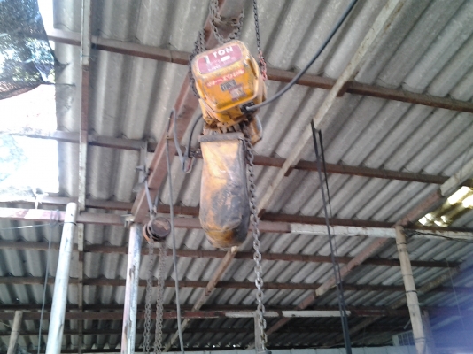 ขาย !! รอกไฟฟ้า kito 1 ton ไฟ 3 สาย พร้อมใช้งาน เสียงนิ่ม