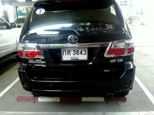 ขายฟอร์จูนเนอร์ สีดำ ปี2010   3.0ออโต้ ตัวทอปของรุ่น