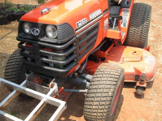 ขายคูโบต้า B7500 พร้อมที่ตัดหญ้า ราคา 155,000 บาท