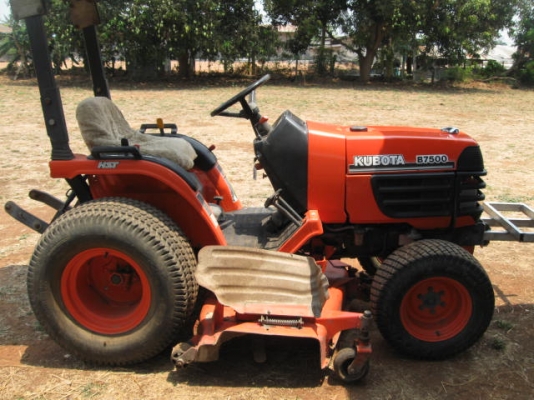 ขายคูโบต้า B7500 พร้อมที่ตัดหญ้า ราคา 155,000 บาท