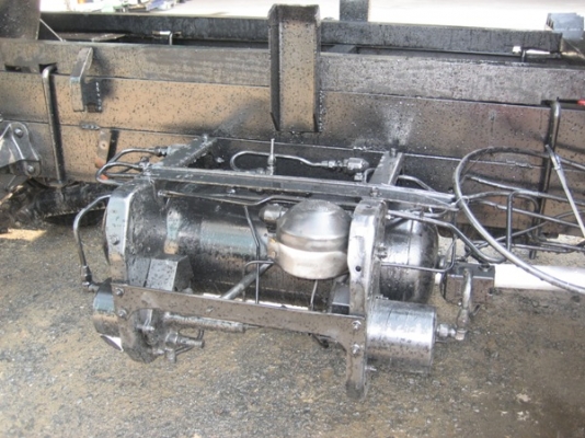 รถอีแต๋น 6 ล้อใหญ่  เลขเครื่อง B-0068928