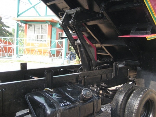 รถอีแต๋น 6 ล้อใหญ่ เลขเครื่อง B-0068928 รถอีแต๋น 6 ล้อใหญ่ เลขเครื่อง B-0068928