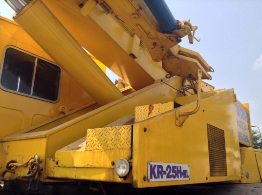 ต้องการขายรถเครน ยี่ห้อ KATO รุ่น KR25H3L มี 2 คัน