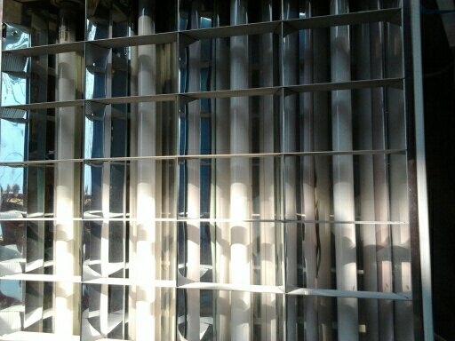 แผงไฟนีออนพร้อมหลอดเหมาะติดตั้งในออฟฟิศ บ้าน สำนักงาน  ขายถูกจร้า พร้อมใช้งาน