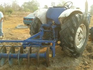 รถไถ MTZ85 อุปกรณ์มี ใบดันหน้า และ ผาน 7 อย่างดี ชอบราคาเท่าไรต่อรองราคากันได้ครับ