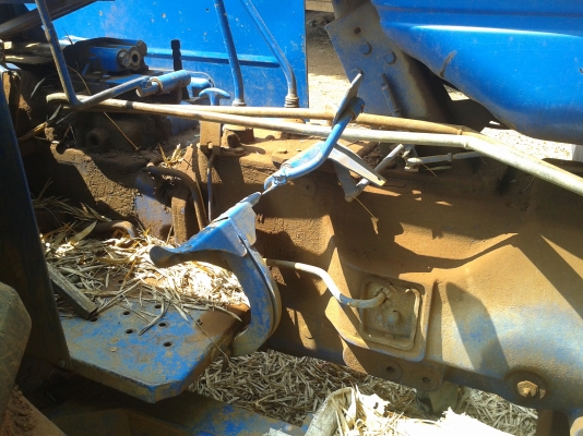 ขายแทรกเตอร์ฟอร์ด นิวฮอนแลน 6610  AT สวยๆแน่นครับ