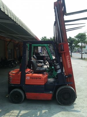 ขาย TOYOTA รุ่น 5  ยกได้ 2.5 ตัน เครื่อง 1z ดีเซล