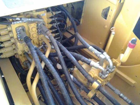 รถขุด KOMATSU PC200-8 เลขชั่วโมง 3000 ชั่วโมง ส่งต่อ 60,700 บาท ต่อเดือน อีกเพียง 42 งวด.