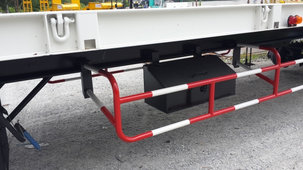 ขายหางพื้นเรียบ3เพลาใหม่....ยาว12.50เมตร..0815667535