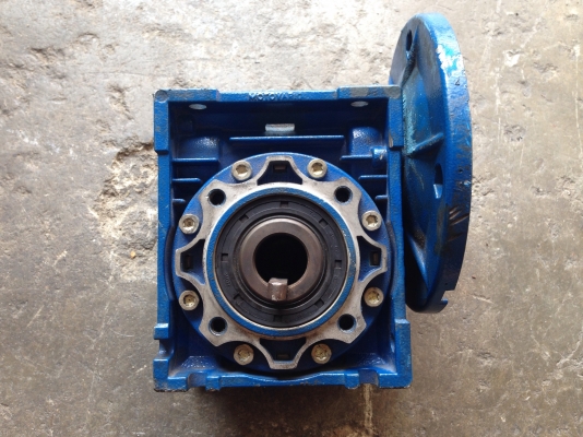 ขายหัวเกียร์ทดรอบ Motovario อัตราทด 1:50 ใช้กับมอเตอร์หน้าแปลน ขนาด 1/2 HP. สภาพสวยมาก หมุนนิ่ม พร้อมใช้งาน