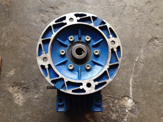 ขายหัวเกียร์ทดรอบ Motovario อัตราทด 1:50 ใช้กับมอเตอร์หน้าแปลน ขนาด 1/2 HP. สภาพสวยมาก หมุนนิ่ม พร้อมใช้งาน