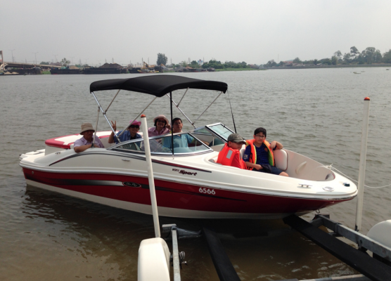 ขายเรือ Sea Ray Sport ยาว 19.8 ฟุด ผลิตปลายปี 2007 สวยและใหม่มากใช้งานแค่ 160 ชั่วโมง วิ่งน้ำจืดอย่างเดียว ขายเรือ Sea Ray Sport ยาว 19.8 ฟุด ผลิตปลายปี 2007 สวยและใหม่มากใช้งานแค่ 160 ชั่วโมง วิ่งน้ำจืดอย่างเดียว